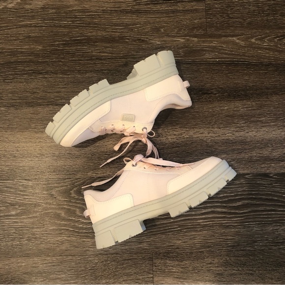 UGG ASHTON HYBRID ROSY BEIGE BLOCK PLATFORM SHOES, WOMEN US 9/ EUR 40/ UK 7~NWOB - Picture 4 of 9